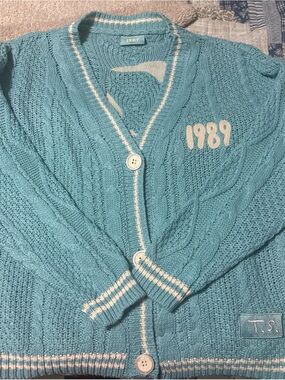 Taylor Swift 1989 Album cardigan